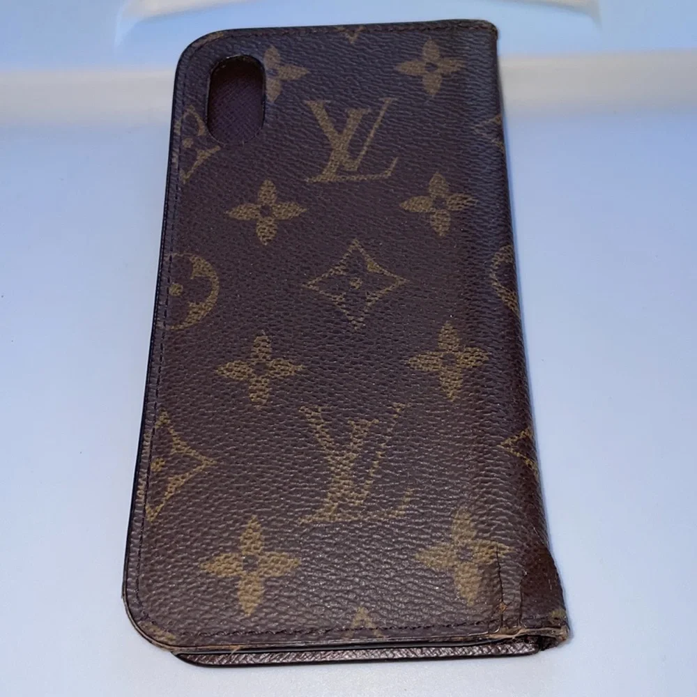 LV iPhone 10 Cover and Card Holder EUC 6”x3” - Picture 2 of 7